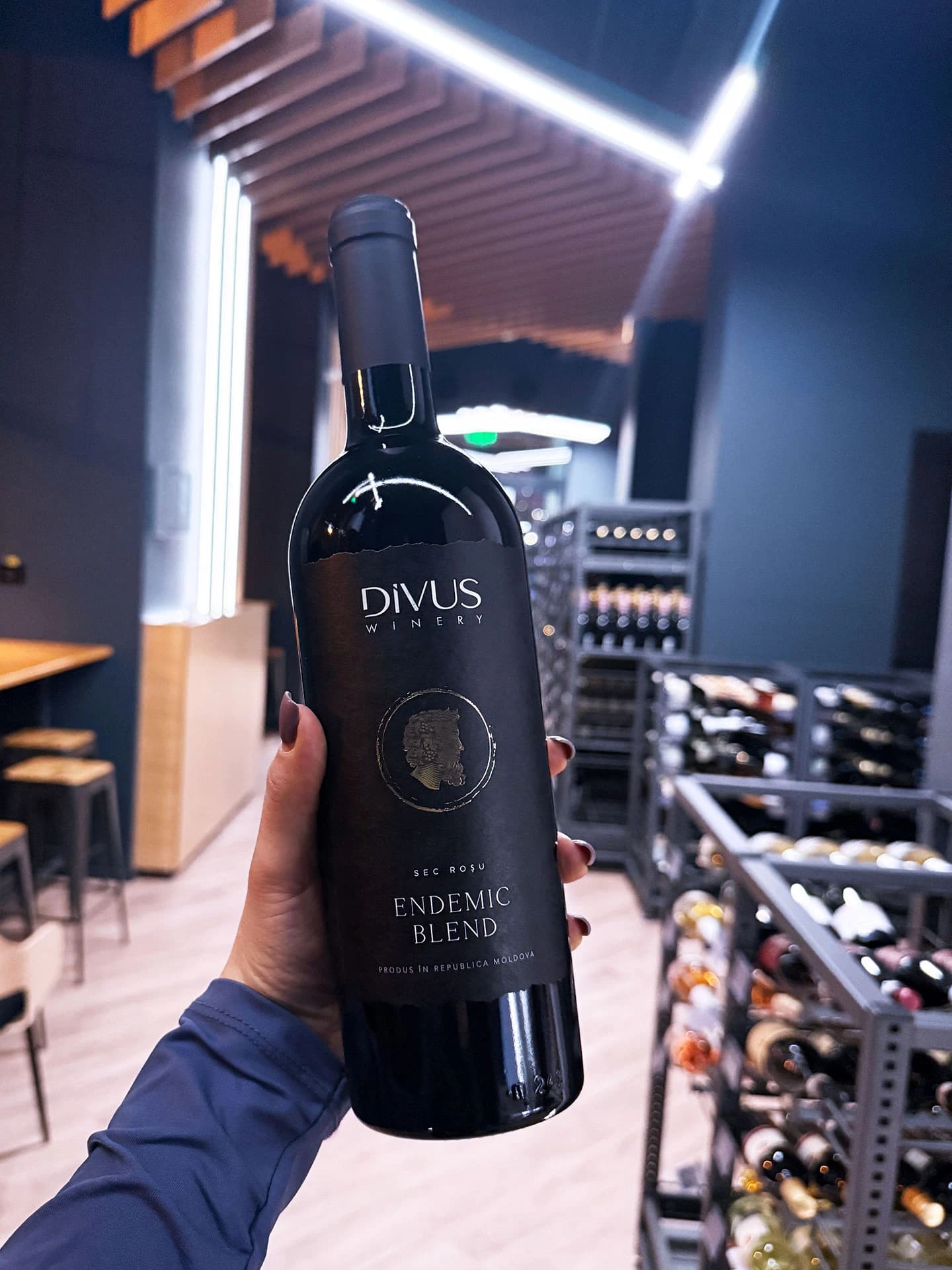 https://cdn.ascentwine.ro/image/resizedwebp/catalog/evenimente/eveniment-divus/ascent_wine_bistro_eveniment_013-1440x1920.webp