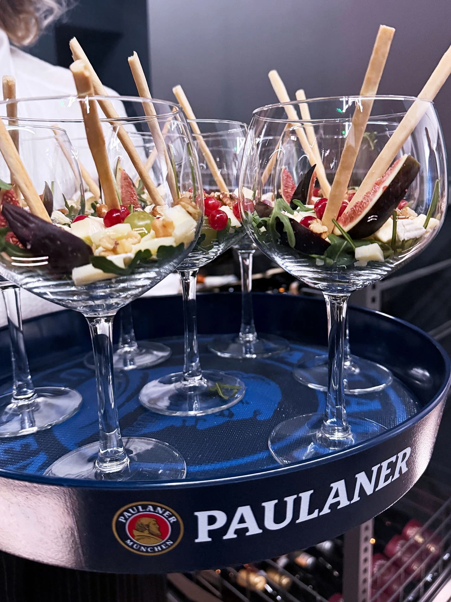 https://cdn.ascentwine.ro/image/resizedwebp/catalog/evenimente/eveniment-divus/ascent_wine_bistro_eveniment_017-1440x1920.webp